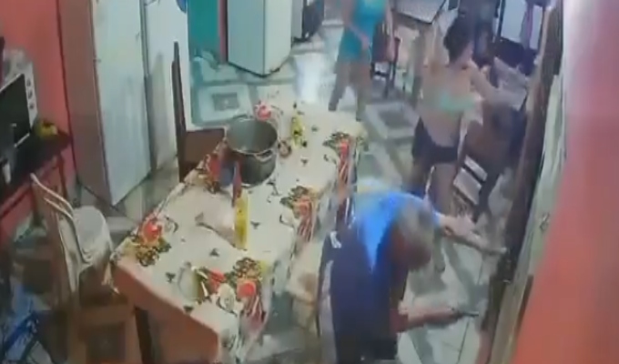 Abuelo defendió a tiros a su familia de delincuentes que intentaron ingresar a su vivienda