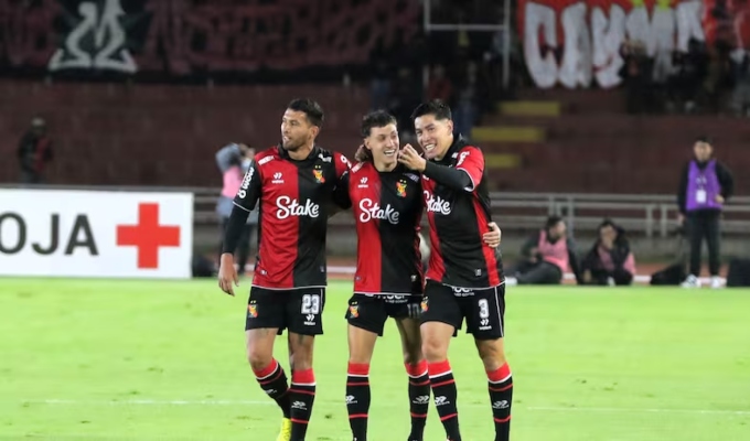 Melgar se hizo fuerte en casa y derrotó 2-1 a Sporting Cristal