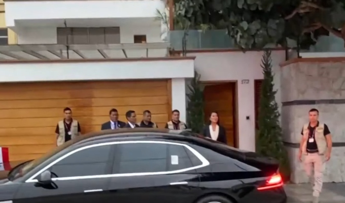 Keiko Fujimori parte rumbo a Palacio de Gobierno para cumplir agenda oficial y ceremonia protocolar