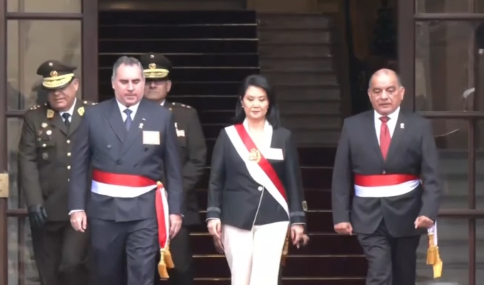 Keiko Fujimori parte rumbo a Palacio de Gobierno para cumplir agenda oficial y ceremonia protocolar