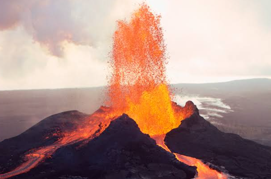 Hawái: volcán Kilauea entra en erupción y expulsa lava a más de 150 metros de altura