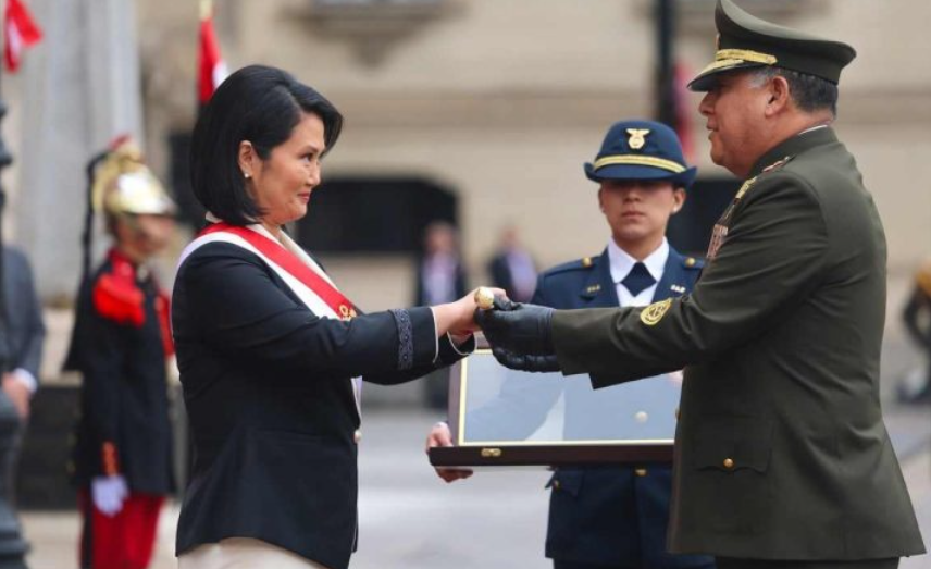 Keiko Fujimori fue reconocida como jefa suprema de las Fuerzas Armadas y la Policía Nacional