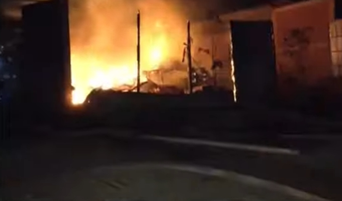 Extorsionadores incendian negocio de casas prefabricadas en Ate