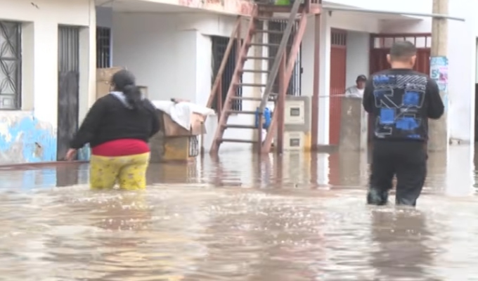Villa El Salvador: vecinos exigen soluciones tras nueva inundación por aguas residuales