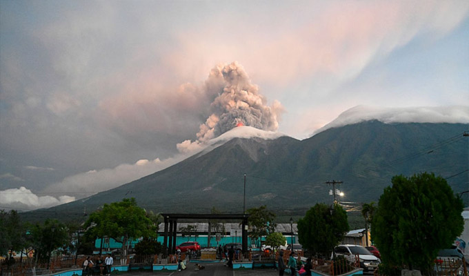 Guatemala: evacúan aldeas ante aumento de erupciones del volcán de Fuego