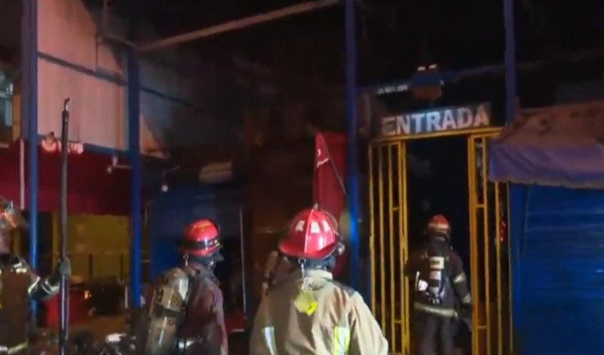 Incendio consume puestos de mercado en SJL: piden investigar posible vínculo con extorsiones