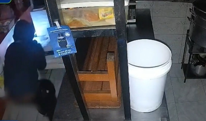 Roban más de S/2 mil y objetos de valor en restaurante de Arequipa: dueño sospecha de extrabajador