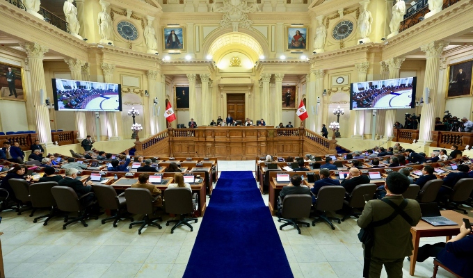 Senado realiza su primer pleno tras más de 30 años y abre debate sobre sesiones semipresenciales