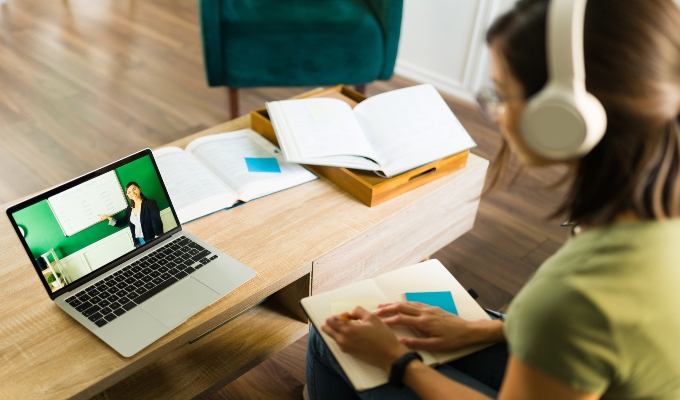 Estudios recientes confirman el potencial de la universidad virtual para ampliar el acceso a la educación superior