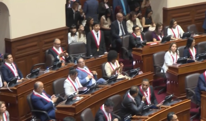 Cuestionan millonarios bonos y aumento del gasto en personal del Congreso