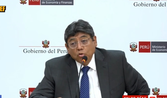 Sueldo mínimo subiría a S/1,300 y Gobierno plantea mover feriados a los viernes