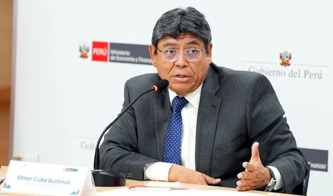 ¡No serán viernes! Ministro de Economía cambia propuesta y anuncia que feriados se moverán a los lunes