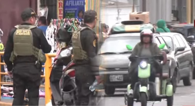 La Victoria: PNP interviene motos eléctricas que trasladan pasajeros en avenida Aviación