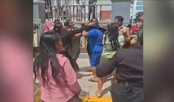 Mujer interrumpe boda a gritos y lanza pintura contra novios en Chiclayo