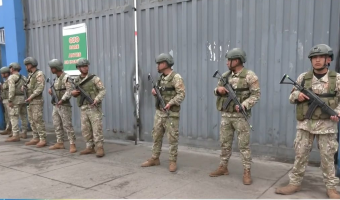 Militares resguardan paraderos de empresas de transportes como parte de Plan Escudo