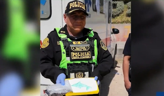 Hallan paquetes de cocaína ocultos en ambulancia que trasladaba a menor herido en Ayacucho