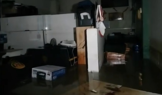 Lluvias en Chanchamayo inundan sede de la Depincri: agua alcanzó un metro de altura y dañó expedientes