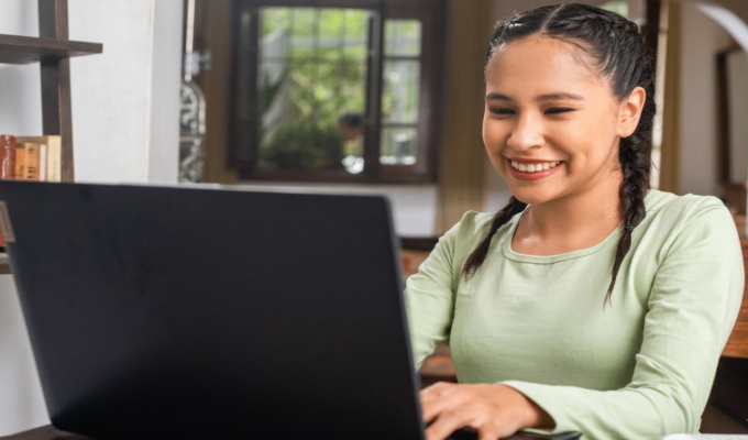 ¿Terminaste la universidad? ONP ofrece curso gratis, prácticas pagadas y doble certificación