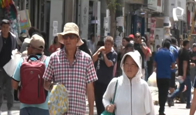 Comerciantes de Gamarra afectados por altas temperaturas: “malogró el negocio de las casacas”