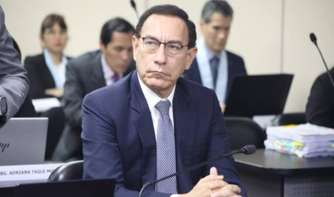 Exmandatario Martín Vizcarra es llevado de emergencia a un centro de salud