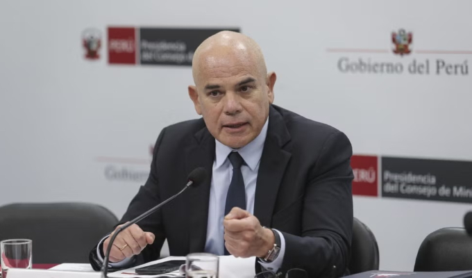 Ministro de Justicia planteará que las Fuerzas Armadas asuman control perimétrico de los penales