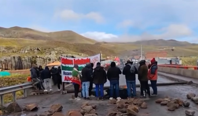 Transportistas dan plazo de 48 horas al Ejecutivo para que brinde una solución al alza del combustible