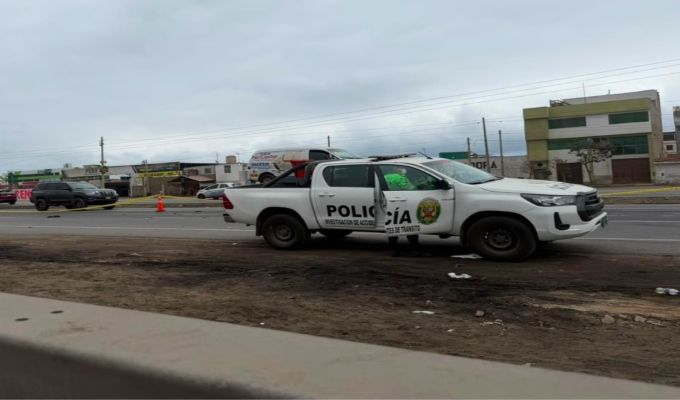 ¡Fatal accidente! Hombre muere arrollado por camión al intentar cruzar la Panamericana Sur
