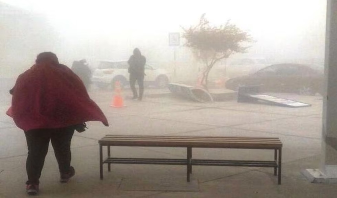 Senamhi activa alerta naranja por fuertes vientos en la costa y Lima reporta daños