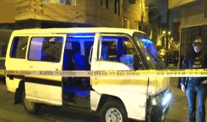 Conductor de combi de transporte informal fue baleado por sicarios en el Cercado de Lima
