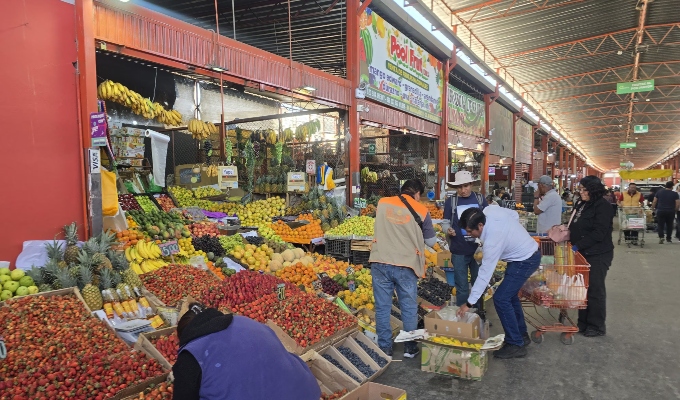 Ocho camiones con toneladas de fruta quedan varados tras bloqueo en carretera de Arequipa