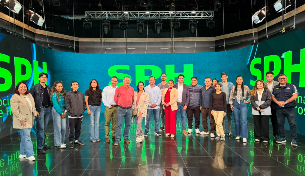 Periodistas de Panamericana Televisión participaron en charla sobre hidrocarburos y gas natural en el Perú