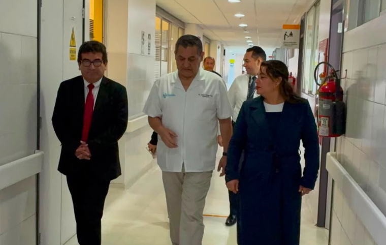 Diputada Nary Pinasco visitó a pacientes loretanos trasladados a Lima