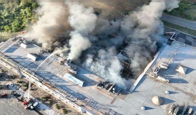 Ucrania: al menos 15 muertos y más de 100 heridos deja ataque ruso contra centro comercial