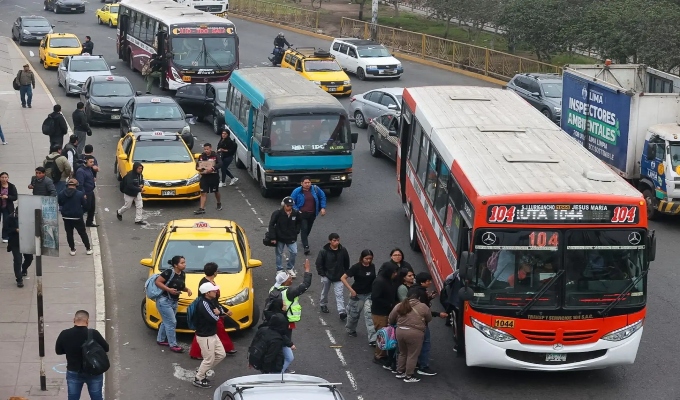 ¡No habrá paro! Transportistas descartan movilización del 25 de agosto tras reunirse con el Ejecutivo