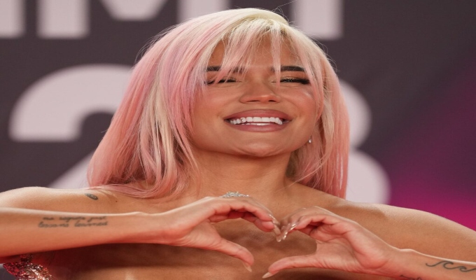 Karol G anuncia donación de US$1 millón para damnificados por terremoto en Colombia
