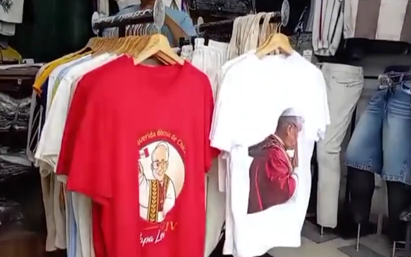 Chiclayo se prepara para la llegada del Papa León XIV con venta de polos, gorros y souvenirs