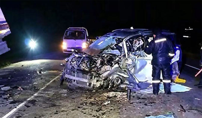 Puno: cuatro muertos y un herido grave deja choque frontal entre camioneta y camión