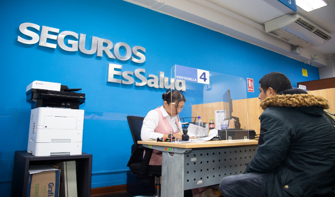 EsSalud cumple sus obligaciones pendientes y dispone transferencias de recursos a las redes hospitalarias del país