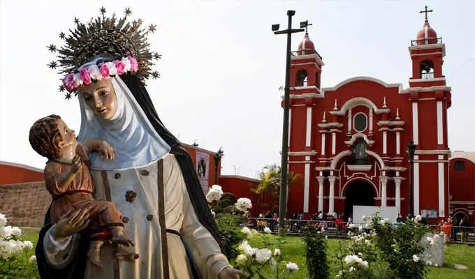 Santa Rosa de Lima: cientos de fieles llegan a su santuario para rezar y dejar carta en pozo de los deseos