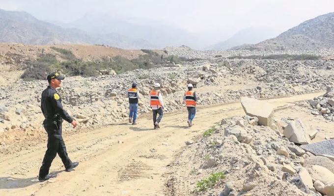 ¡Alerta en la quebrada San Carlos! Detectan tres puntos críticos que ponen en riesgo los diques