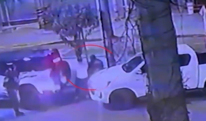Investigan cómo chalecos policiales y armas terminaron en manos de delincuentes