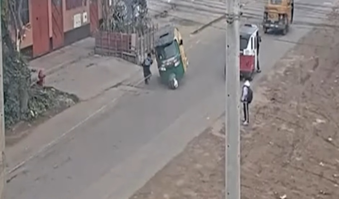 Niño es atropellado por mototaxi cuando iba al colegio en San Juan de Miraflores