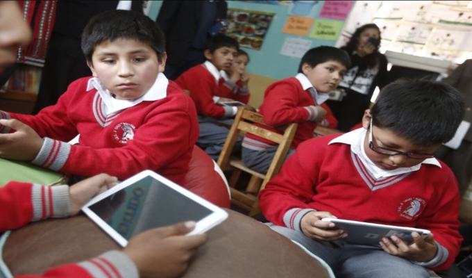 Minedu conectará a internet satelital a 55 000 escuelas públicas