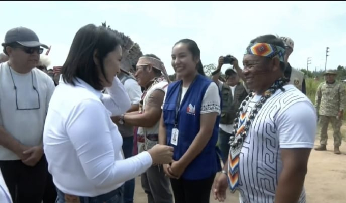 Presidenta Fujimori llega a Purús para entregar más de 3 toneladas de ayuda humanitaria