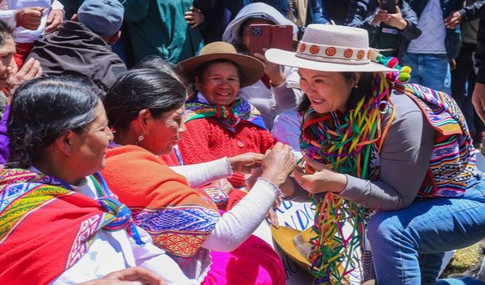 Keiko Fujimori lleva semillas y recursos para fortalecer a mujeres productoras en Cusco