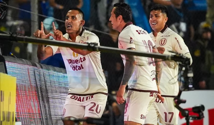 Alex Valera hace historia con Universitario tras superar a Juan José Oré en la tabla de goleadores