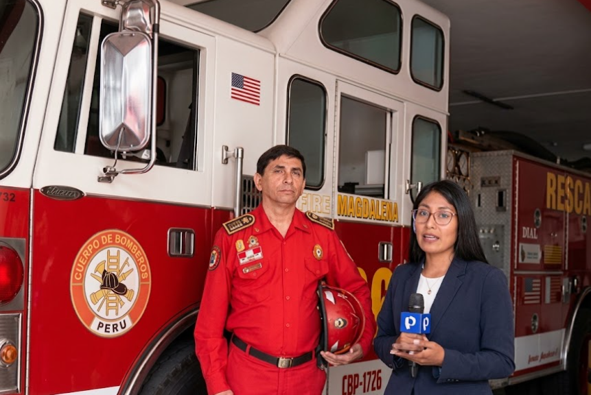 Bomberos cuestionan uso de sus símbolos en campaña política