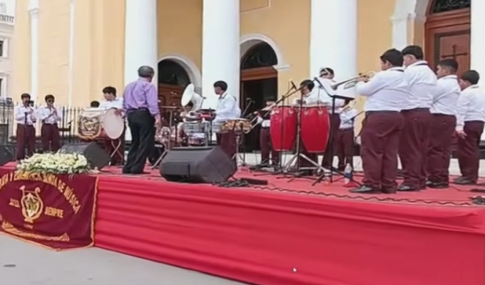 Fieles católicos de Chiclayo celebran los 71 años del papa León XIV