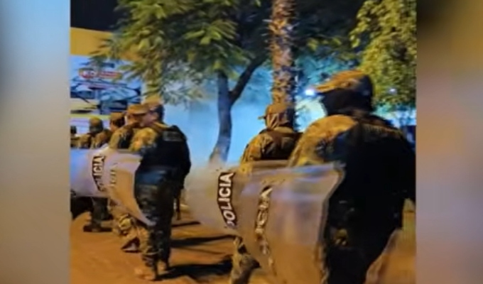 Policía realiza requisa simultánea en cinco penales declarados en emergencia