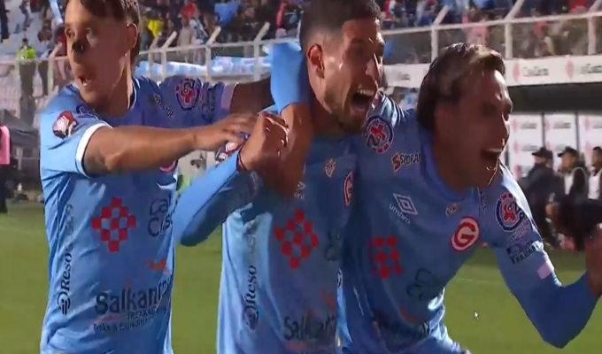 Deportivo Garcilaso da el golpe: goleó 4-0 a Universitario y tomó la cima